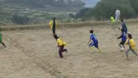 内成棚田でサッカー