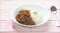 健康レシピ～新生活応援レシピ　野菜たっぷりドライカレー・キャベツのマスタードサラダ