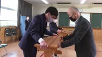 日出支援学校が手作りベンチを寄贈